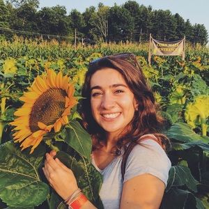 Meet your Posher, Mikayla